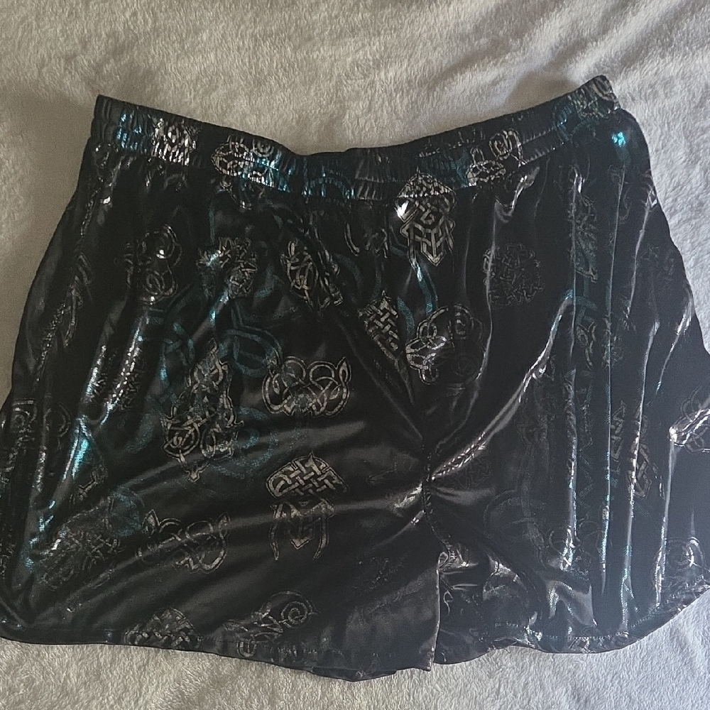 Mens LARGE Silk - Polyester Boxers